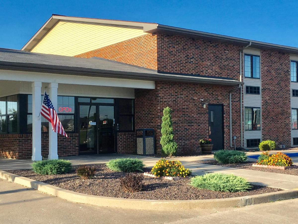 Fairbridge Inn Express Monroe City Exterior photo